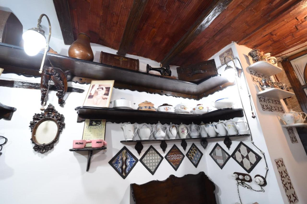 La Casa Dei Custodi Del Duca Ruffo Di Bagnara * Napels